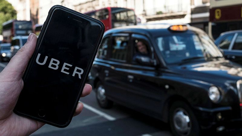 Boletines RNE - Los vehículos VTC tendrán que pagar un peaje para circular por el centro de Londres - Escuchar ahora