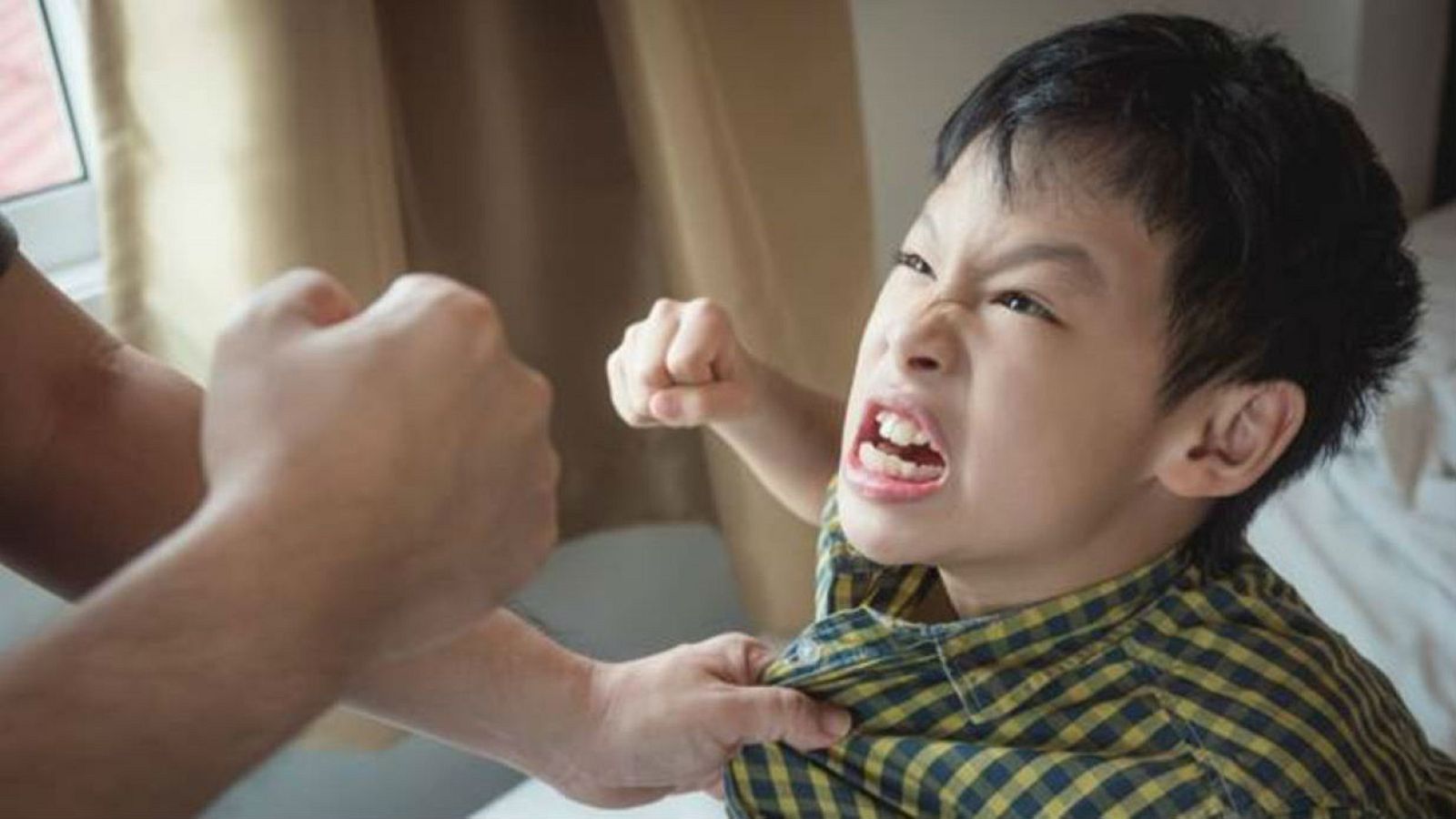 Mamás y papás - Malos tratos a menores en el entorno familiar - 02/03719 - Escuchar ahora 