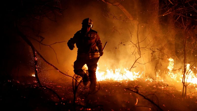  14 horas - Los incendios activos en Asturias se reducen a 10 - escuchar ahora