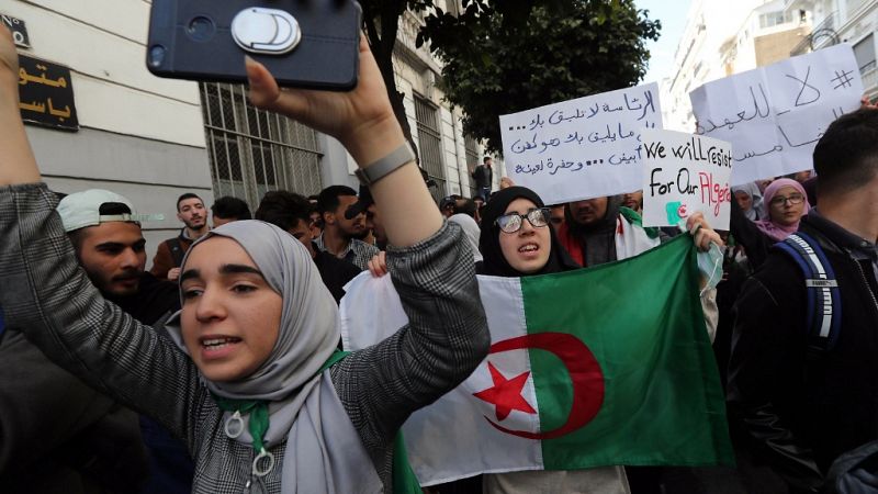 14 horas - Nuevas protestas en Argelia exigen la renovación del Gobierno - escuchar ahora