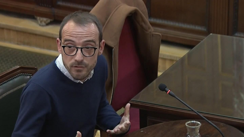 Boletines RNE - La Fiscalía pide investigar al director de Difusión de la Generalitat por si ha mentido en el juicio - Escuchar ahora