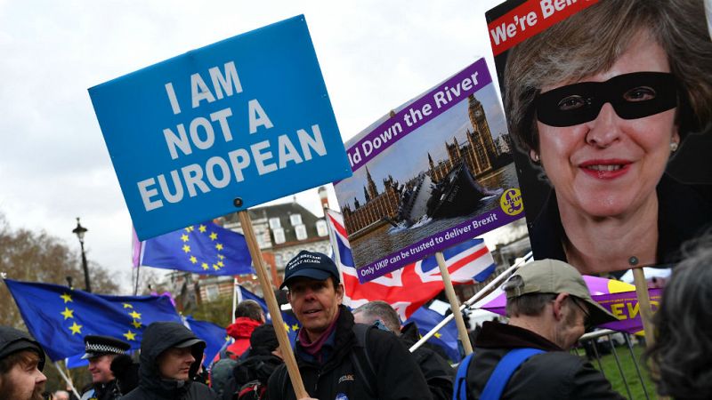 Cinco Continentes - El Parlamento británico pide retrasar el brexit y rechaza un segundo referéndum - escuchar ahora