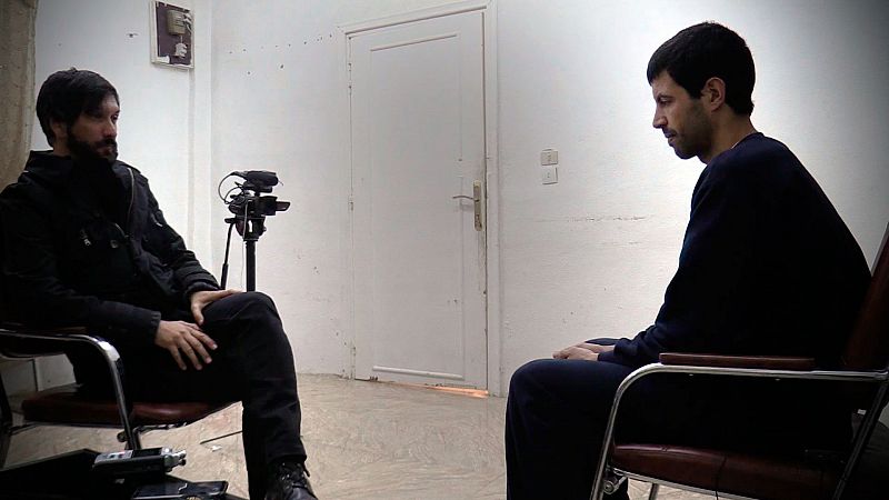  Las mañanas de RNE con Íñigo Alfonso - Cómo entrevistar a un excombatiente del Daesh