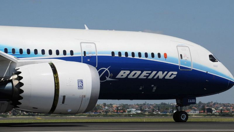 Boletines RNE - Boeing anuncia cambios en el software del 737 MAX - escuchar ahora 