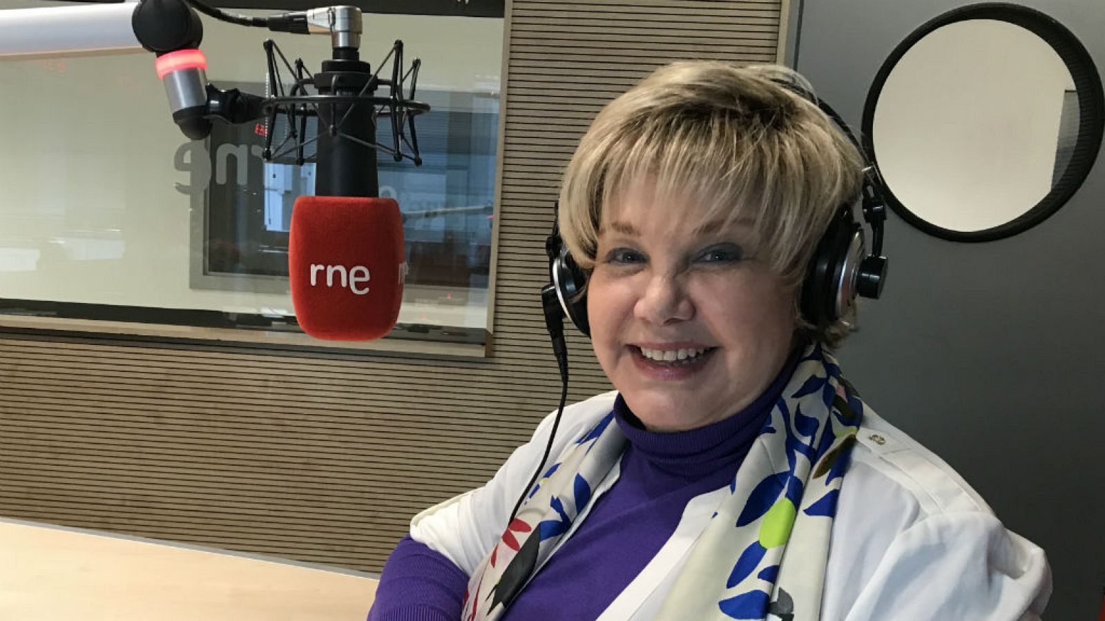 Universo Eurovisión - Karina: "En mis tiempos se hacía un traje a medida del cantante y del festival" - Escuchar ahora