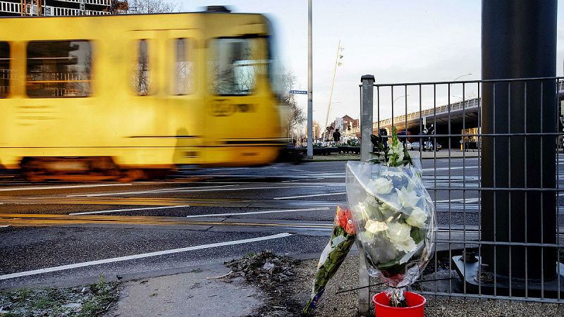 14 horas - La Fiscalía dice que el autor del tiroteo de Utrecht no tiene relación con sus víctimas - Escuchar ahora