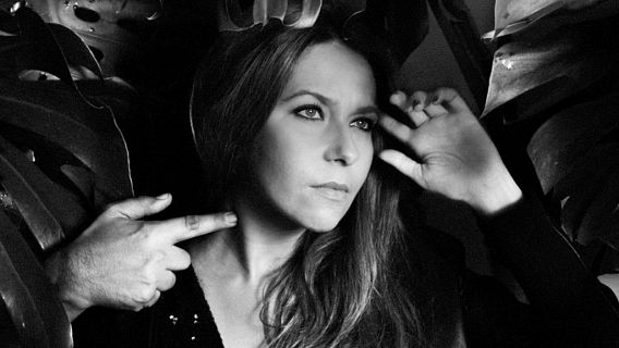 A través de un espejo