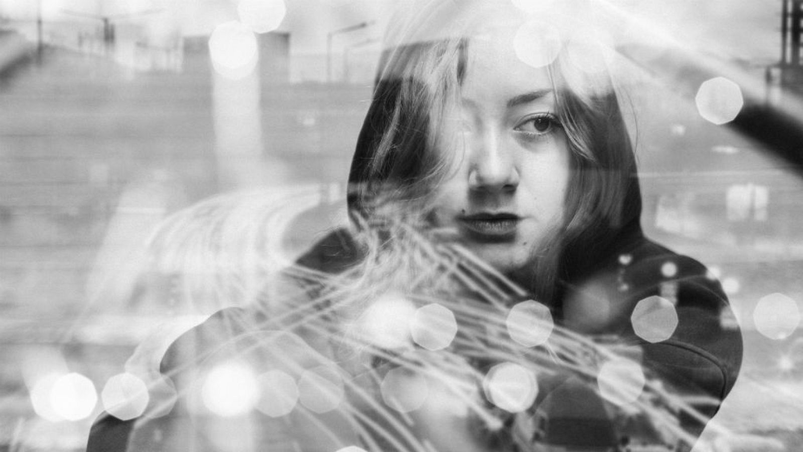  14 horas - Sanidad lanza un teléfono contra el suicidio - escuchar ahora