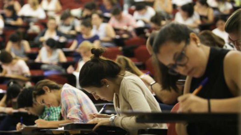  14 horas - El Gobierno lanza 30.000 plazas de empleo - escuchar ahora