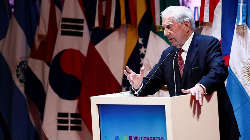 Boletines RNE - Vargas Llosa cree que López Obrador debió escribirse a sí mismo por los indios explotados - Escuchar ahora