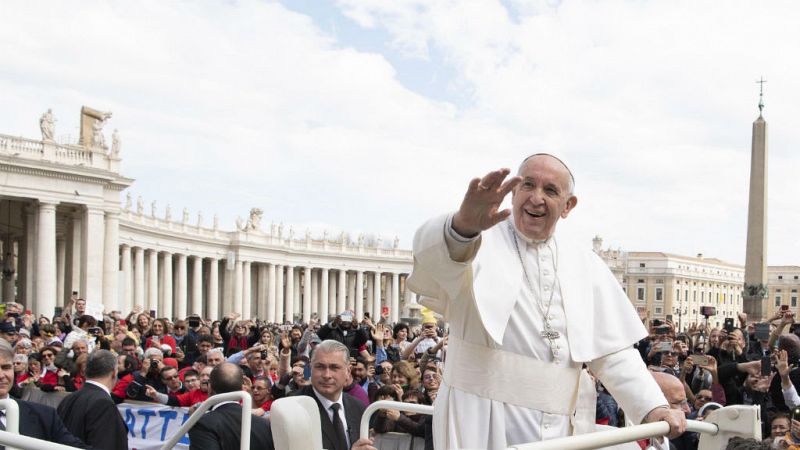 Boletines RNE - El papa amplía las medidas contra los abusos sexuales en el seno de la iglesia - Escuchar ahora