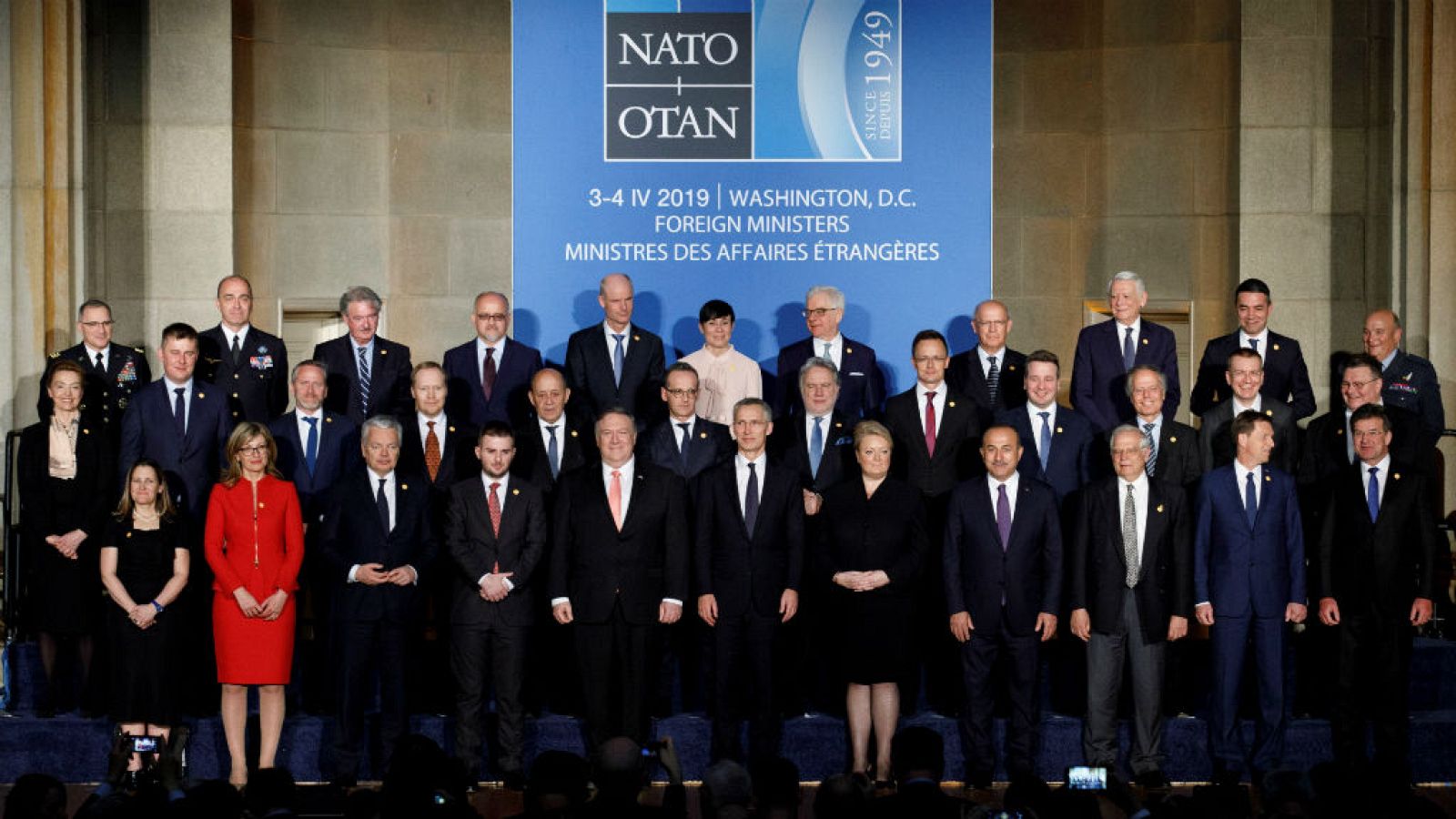 Las mañanas de RNE con Íñigo Alfonso - La OTAN cumple 70 años en medio de las críticas de Trump - Escuchar ahora 