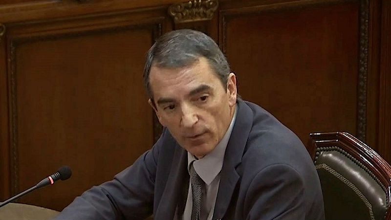 14 horas - Los testigos confirman que Puigdemont planteó la DUI si había violencia - Escuchar ahora