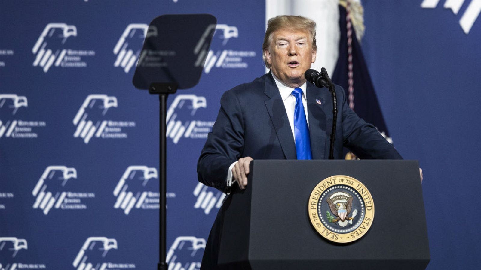 Boletines RNE - Donald Trump llama "grupo terrorista" a la Guardia Revolucionaria iraní - Escuchar ahora