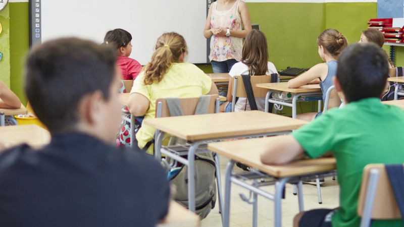  Boletines RNE - Aumentan las agresiones a docentes entre los padres de alumnos de infantil y primaria - Escuchar ahora 