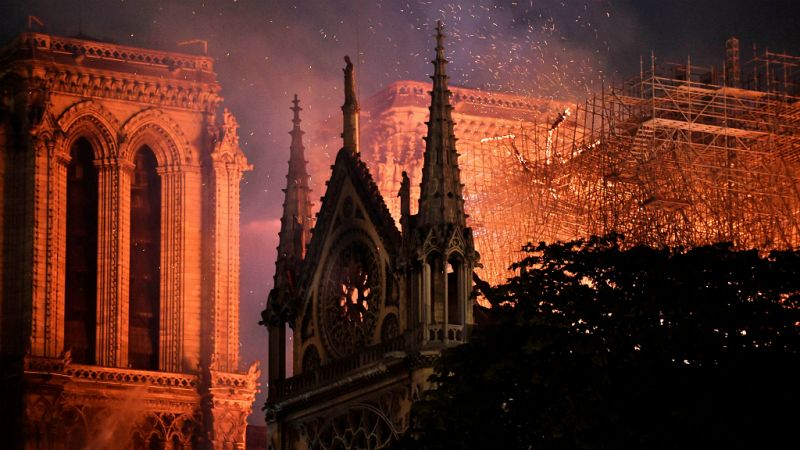  Las mañanas de RNE con Íñigo Alfonso - La historia de la catedral de Notre Dame - Escuchar ahora