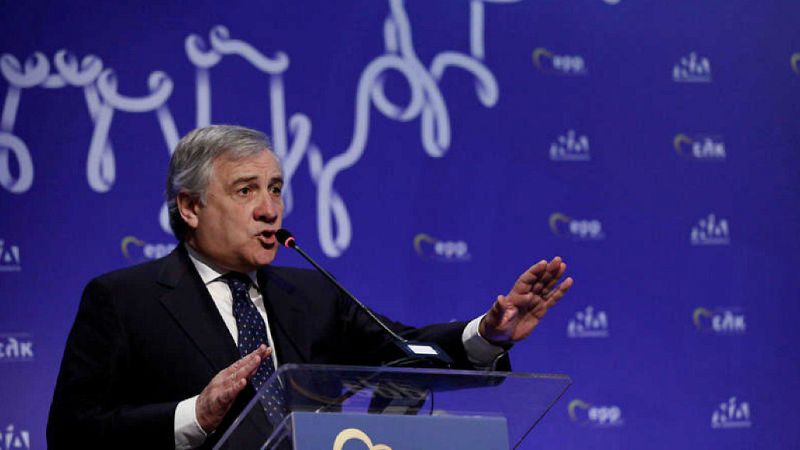 Boletines RNE - El Parlamento Europeo propone que los diputados donen su sueldo de un día para reconstruir Notre Dame - Escuchar ahora