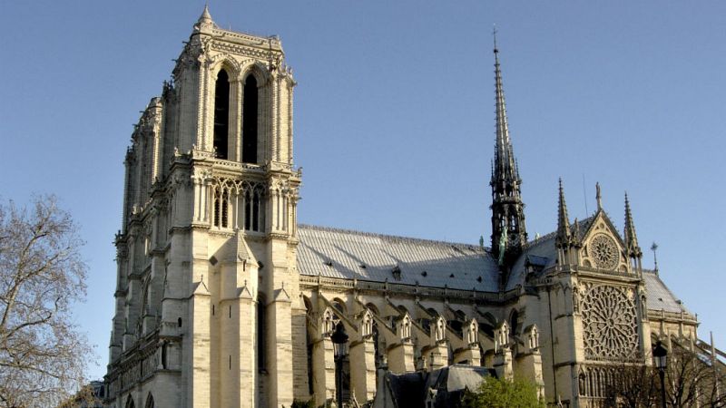 14 horas - Instituciones y particulares anuncian donaciones para reconstruir Notre Dame - Escuchar