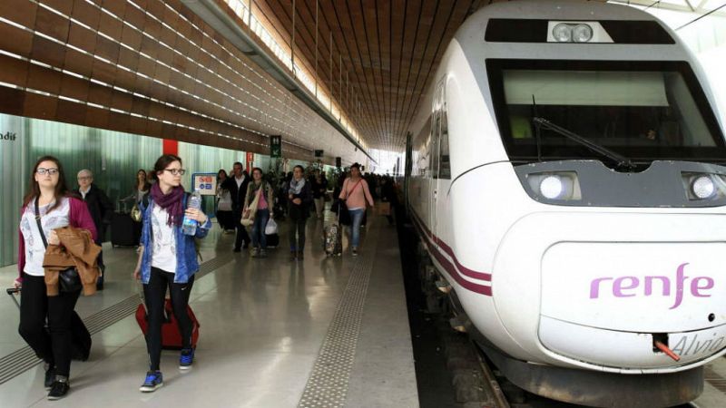 14 horas - Huelga de Renfe | Estos son los 46 trenes afectados este Miércoles Santo - escuchar ahora