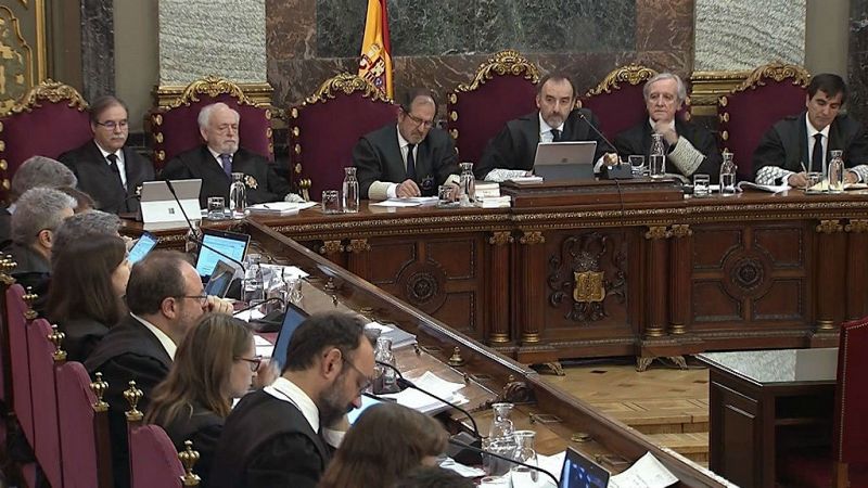 14 horas - Una veintena de policías nacionales testifican en el juicio del procés