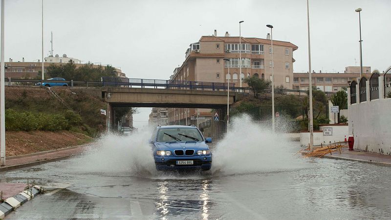14 horas fin de semana - En Torrevieja nivel de preemergencia 1 por riesgo de inundaciones - Escuchar ahora