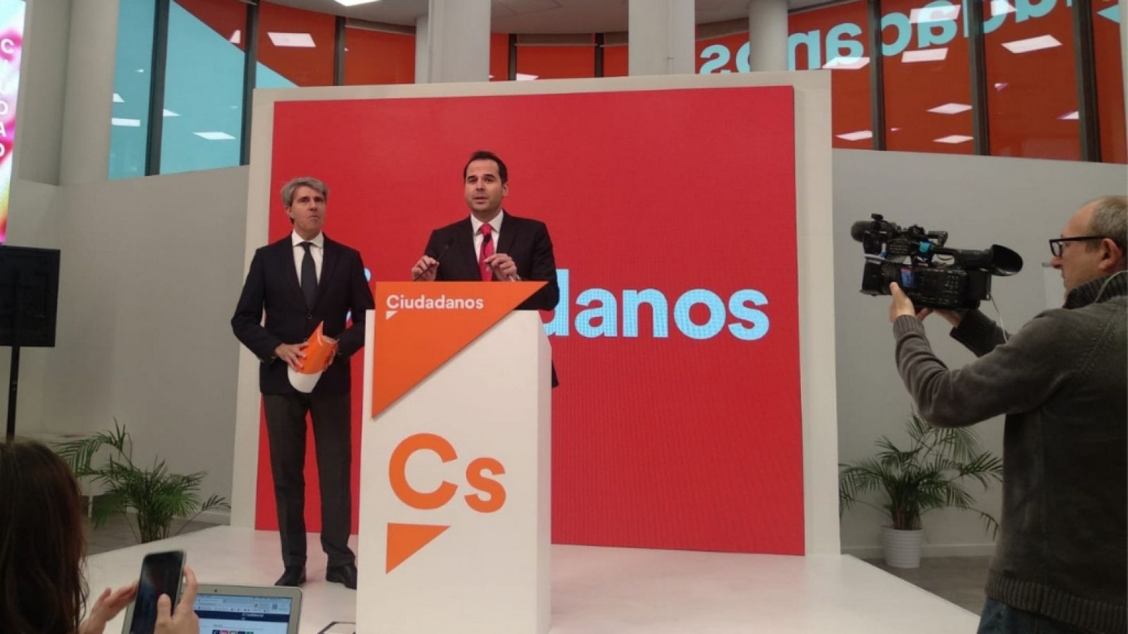 Informativos Madrid - Ángel Garrido deja el PP y ficha por Ciudadanos para las elecciones autonómicas - escuchar ahora