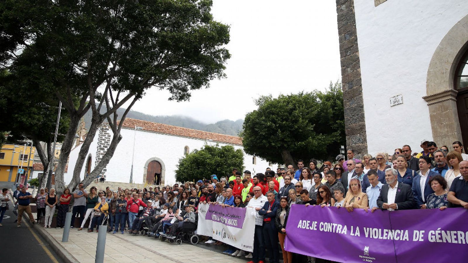 14 horas - A disposición judicial el hombre acusado de matar a su mujer e hijo en Tenerife - Escuchar ahora 