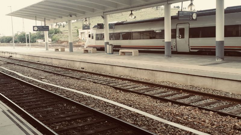  Extremadura, un tren anclado en el pasado - Escuchar ahora