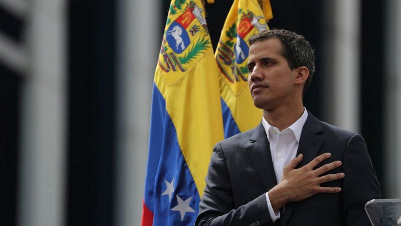  Boletines RNE - Los militares afines a Juan Guaidó liberan a Leopoldo López - Escuchar ahora
