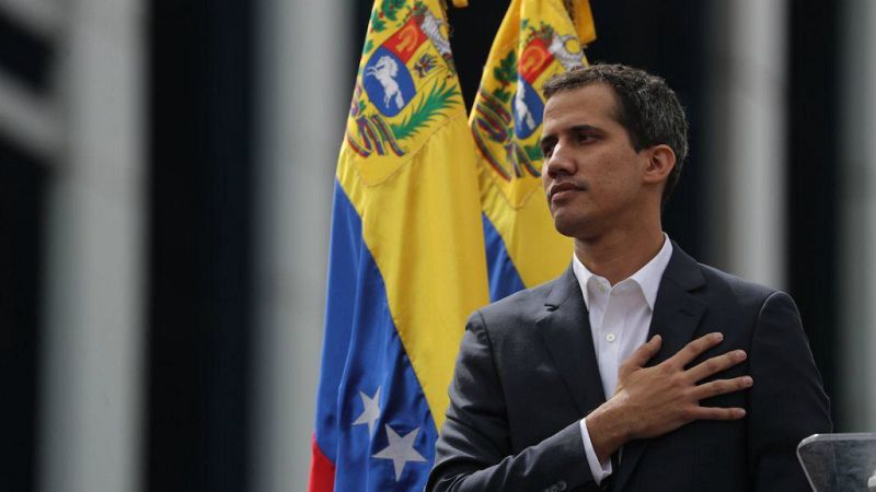 Boletines RNE - Los militares afines a Juan Guaidó liberan a Leopoldo López - Escuchar ahora