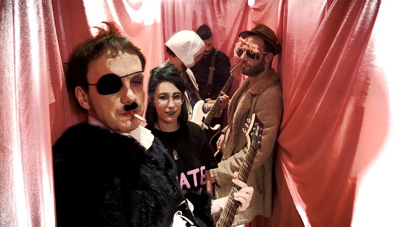 Chalet rosa - La muerte no existe