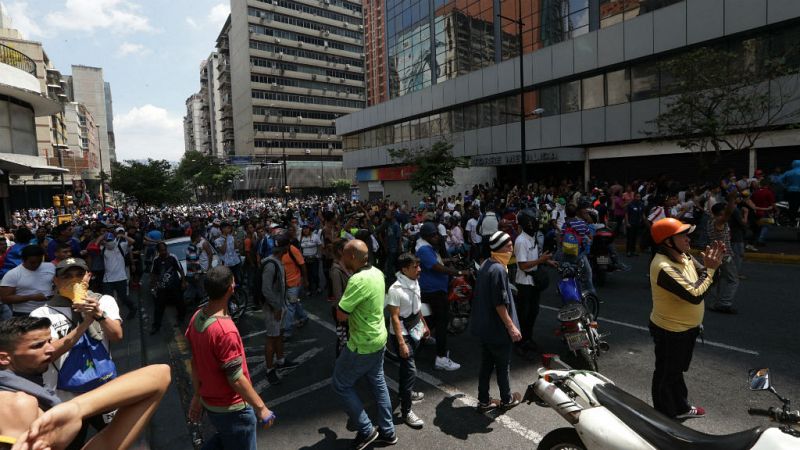 24 horas - Enfrentamientos en las calles de Caracas, tras el llamamiento de Guaidó y Leopoldo López - Escuchar ahora