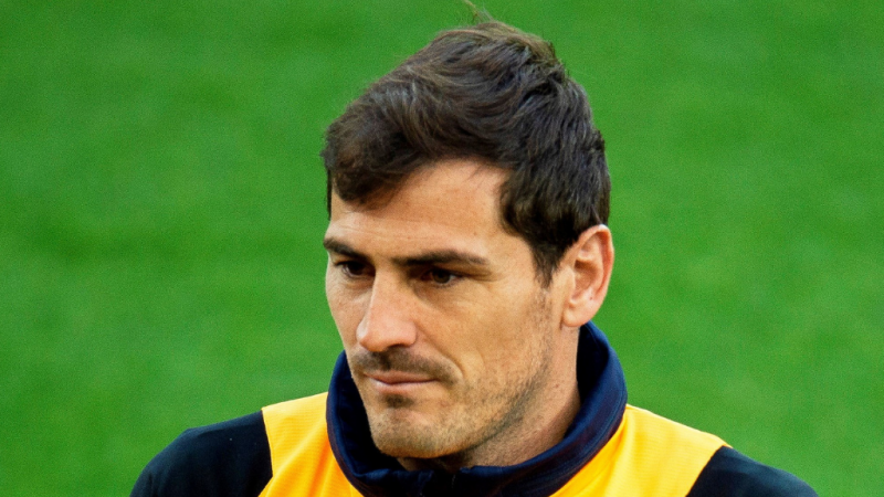 Iker Casillas evoluciona favorablemente - escuchar ahora