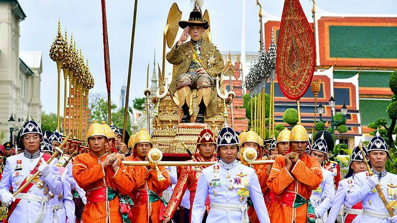 Coronación suntuosa en Tailandia de Vajiralongkorn - Escuchar ahora