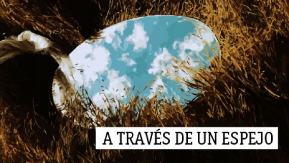 A través de un espejo