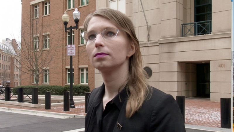 Boletines RNE - Chelsea Manning, la exanalista de inteligencia de EE,UU., libre - Escuchar ahora