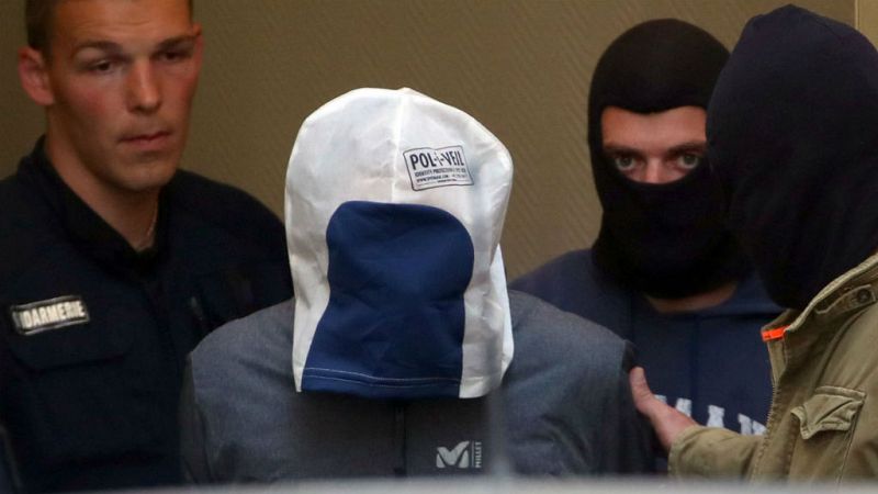 Boletines RNE - Josu Ternera está en París donde le comunicarán los cargos que pesan sobre él - Escuchar ahora 