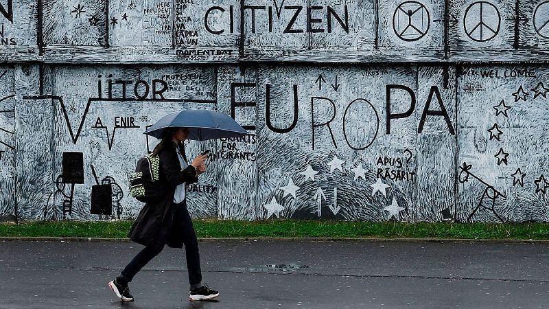 Rumanía vota bajo la vigilancia de su reforma judicial - Escuchar ahora