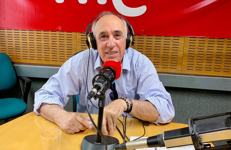 Ens visita l'ex jugador del Barça Juan Manuel Asensi,  que era el capità de l'equip fa 40 anys quan els blaugranes van guanyar a Basilea, l'any 1979, la seva primera Recopa d'Europa. 