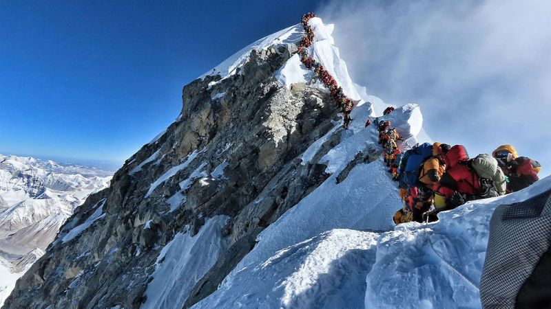 Diez montañistas muertos en el Everest esta temporada - Escuchar ahora