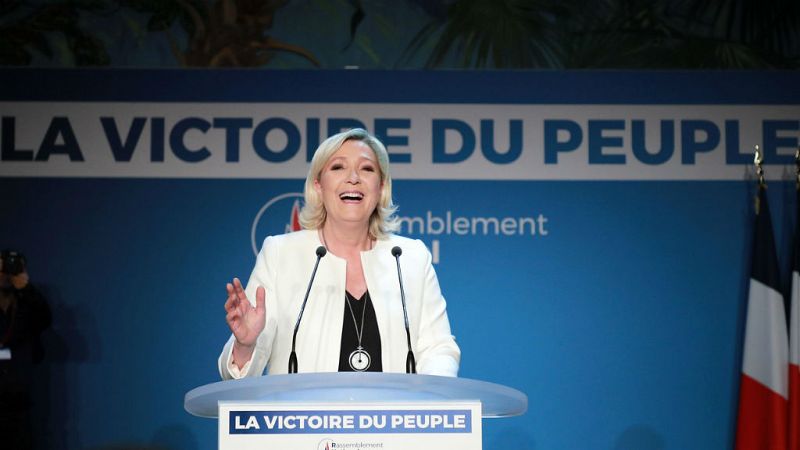 Especiales informativos RNE - Le Pen declara la victoria ante sus fieles y los verdes se sitan en tercer lugar - Escuchar ahora