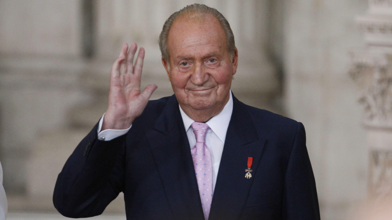 El rey Juan Carlos deja su actividad publica - escuchar ahora