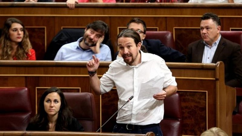  14 horas - El PSOE cede cinco senadores a Podemos para que tenga grupo propio en el Senado - escuchar ahora