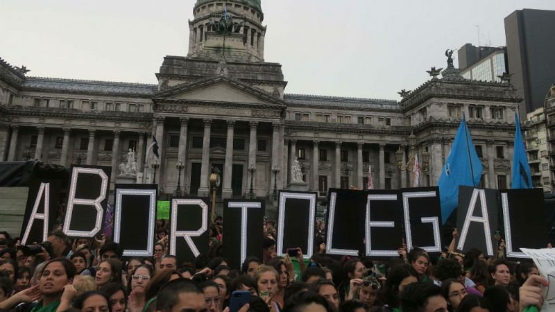 14 horas - Miles de mujeres reclaman un aborto legal y seguro en Argentina - Escuchar ahora