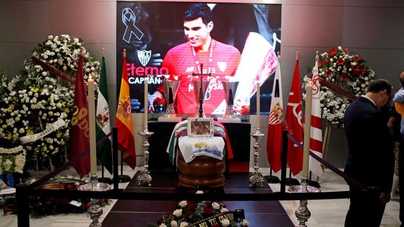 Despedida multitudinaria a José Antonio Reyes en Sevilla y Utrera - Escuchar ahora