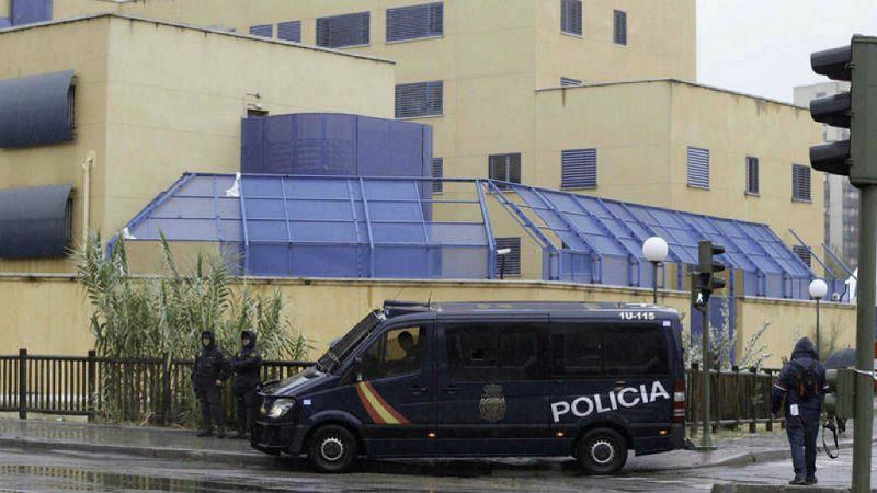 Las mañanas de RNE con Íñigo Alfonso - La muerte de Samba Martine en el CIE de Madrid llega a juicio con dos de los tres acusados prófugos - Escuchar ahora