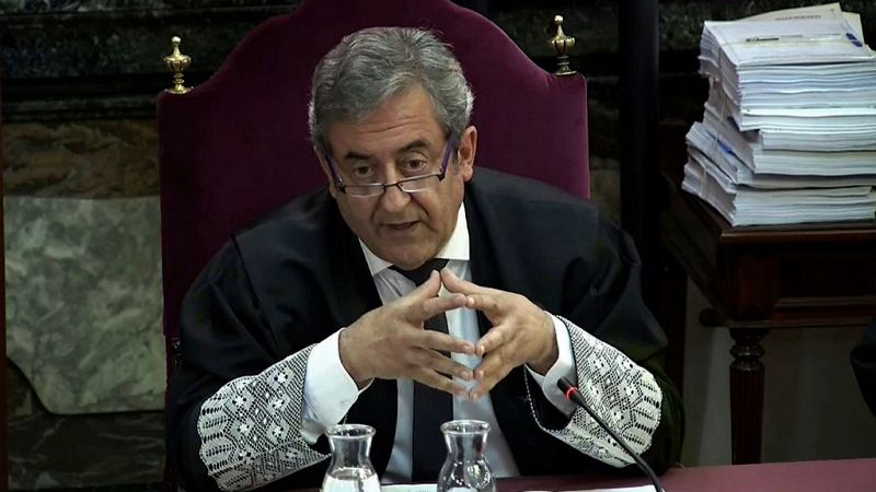  14 horas - Juicio del 'procés' | La Fiscalía en su alegato: "Lo que pasó en Cataluña fue un golpe de Estado" - escuchar ahora
