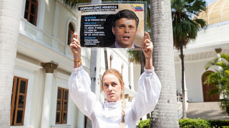 Boletines RNE - Lilian Tintori y su hija entran en España - Escuchar ahora