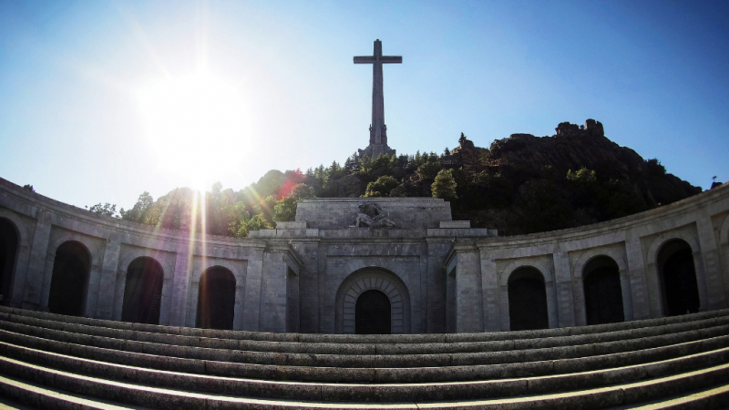 24 horas - Trabas burocráticas en la exhumación de los restos de Franco - Escuchar ahora
