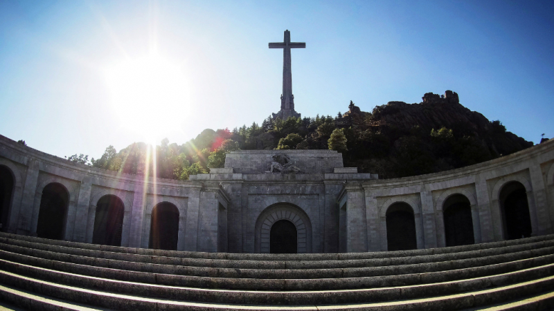 24 horas - Trabas burocrticas en la exhumacin de los restos de Franco - Escuchar ahora